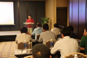 ong-le-minh-man-gd-kinh-doanh-marketing-phat-bieu-tai-hoi-nghi